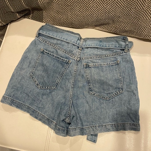 Banana Republic high waisted denim shorts with denim tie belt - Picture 2 of 3